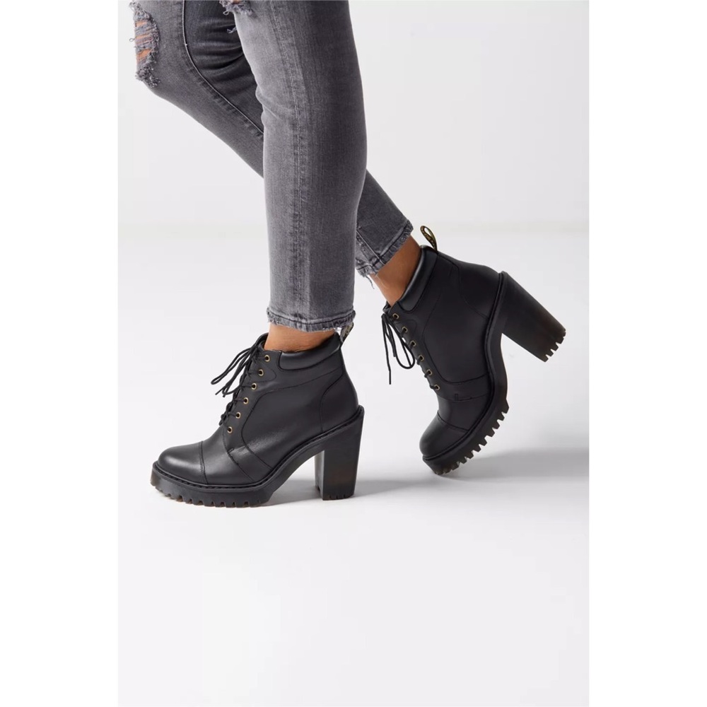 Dr. Martens Averil Boot